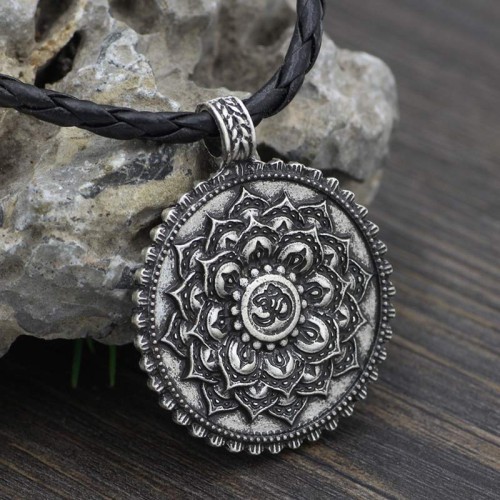 Six True Words Peace Flower Pattern Necklace