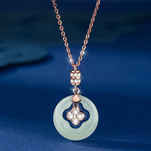 Hetian Jade Four Leaf Clover Zircon Pendant Gift Box Hetian Jade Four Leaf Clover Zircon Pendant Gift Box