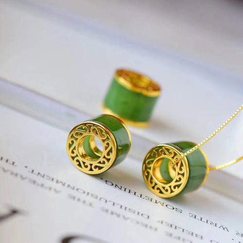Round Cyan Jade Luck Necklace Round Cyan Jade Luck Necklace