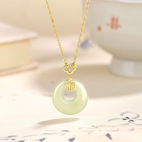 925 Silver Ginkgo Leaf Chalcedony Fu Character Necklace 925 Silver Ginkgo Leaf Chalcedony Fu Character Necklace