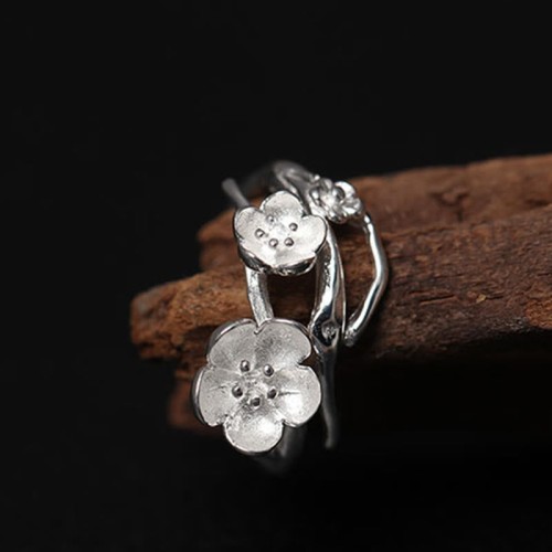 925 Silver Plum Blossom Balance Ring 925 Silver Plum Blossom Balance Ring