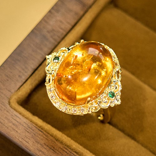 Amber Flower Pigeon Focus Ring