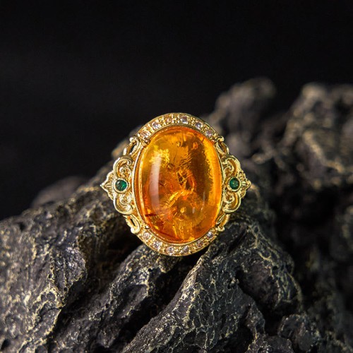 Amber Flower Pigeon Focus Ring