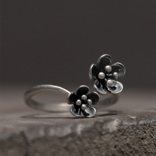 925 Sterling Silver Flowers Ring 925 Sterling Silver Flowers Ring