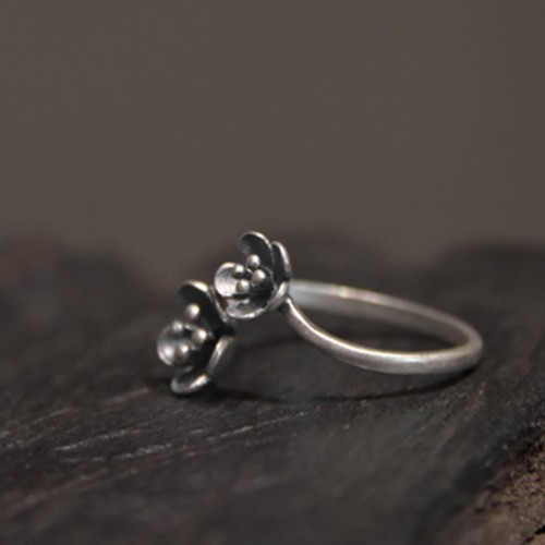 925 Sterling Silver Flowers Ring 925 Sterling Silver Flowers Ring