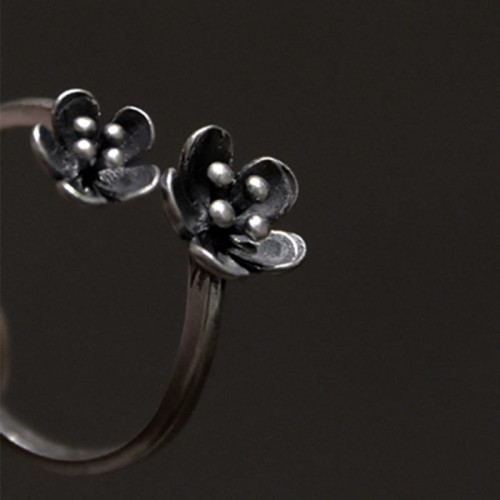 925 Sterling Silver Flowers Ring 925 Sterling Silver Flowers Ring