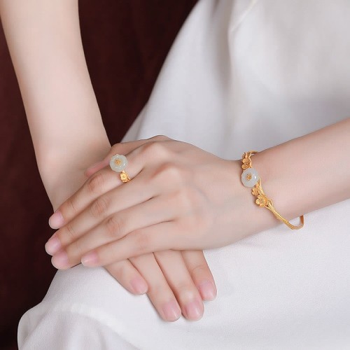 925 Silver Plated Hetian Jade Plum Blossom Luck Set 925 Silver Plated Hetian Jade Plum Blossom Luck Set