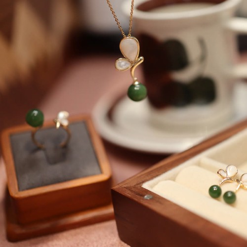 Butterfly Tridacna Stone Cyan Jade Jewelry Set