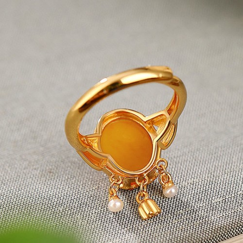 925 Silver Plated Amber Pearl Confidence Ring Set 925 Silver Plated Amber Pearl Confidence Ring Set