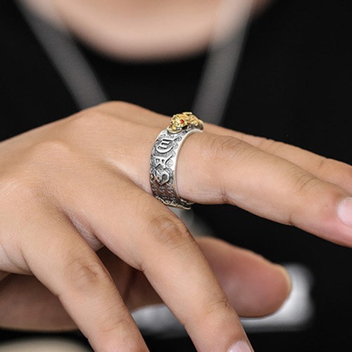 Tibetan 990 Sterling Silver Om Mani Padme Hum PiXiu Vajra Ring Tibetan 990 Sterling Silver Om Mani Padme Hum PiXiu Vajra Ring