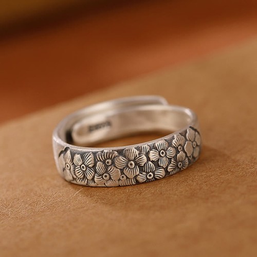 999 Silver Lotus Plum Blossom Engraved Enlightenment Ring 999 Silver Lotus Plum Blossom Engraved Enlightenment Ring