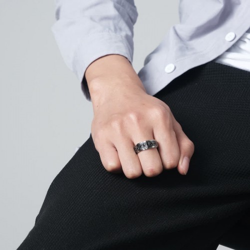 Triangle Knot Titanium Steel Calm Ring