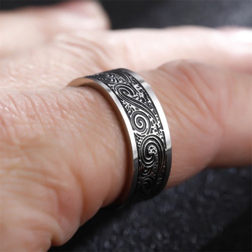 Vintage Wave Auspicious Clouds Titanium Steel Balance Ring