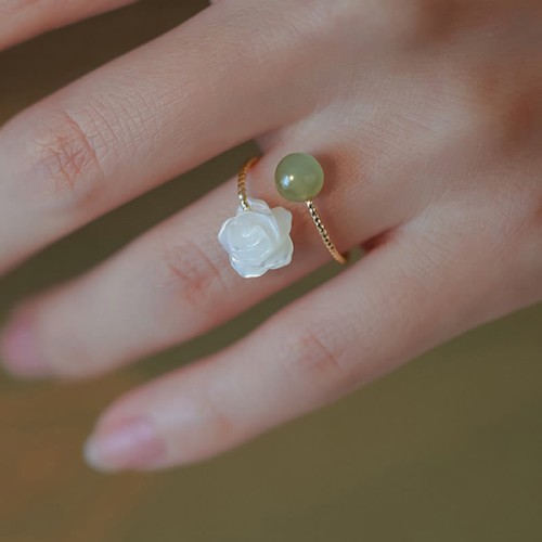 14K Gold Plated Tridacna Stone Rose Flower Jade Blessing Ring 14K Gold Plated Tridacna Stone Rose Flower Jade Blessing Ring
